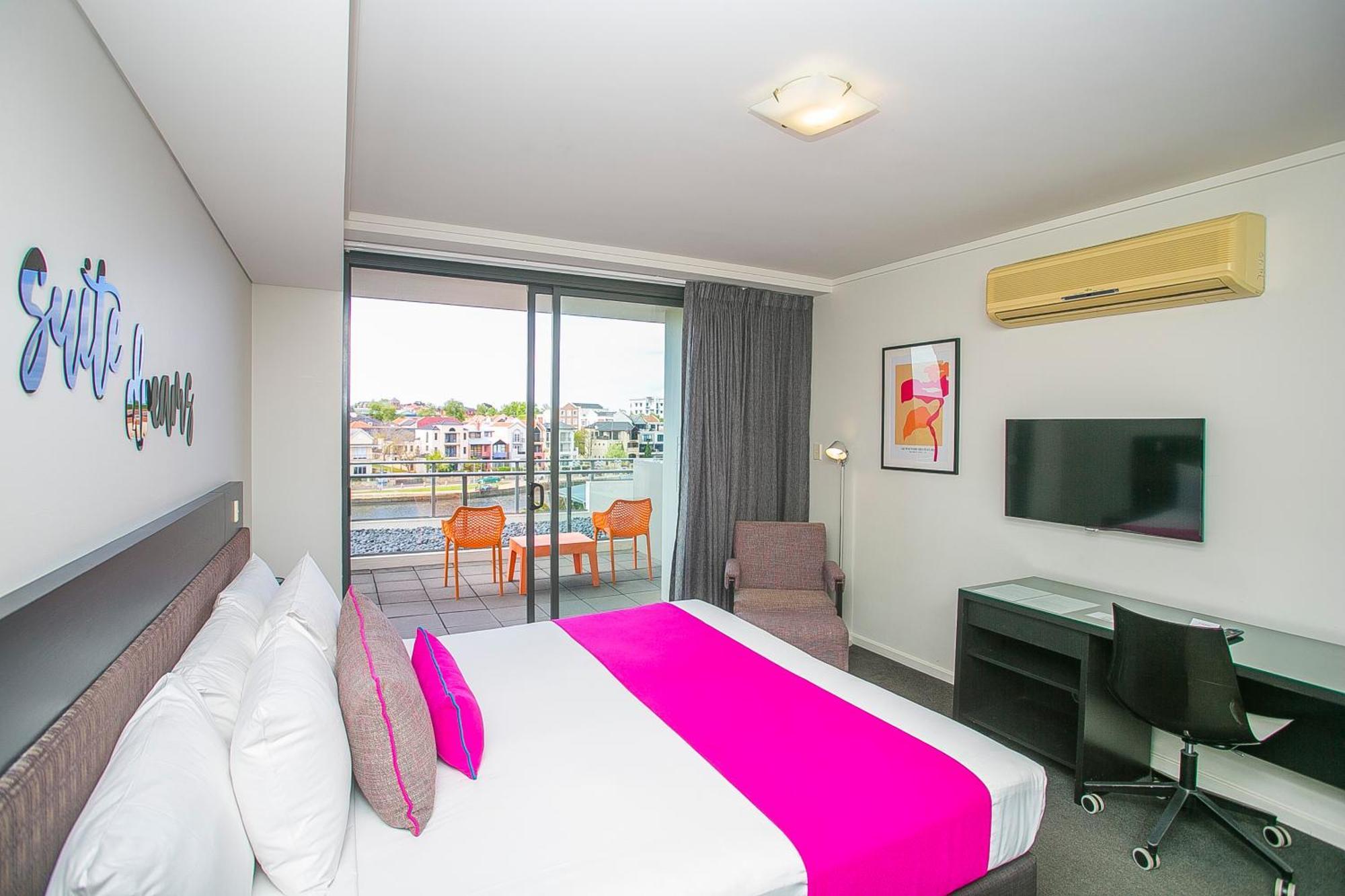 East Perth Suites Hotel Exterior photo